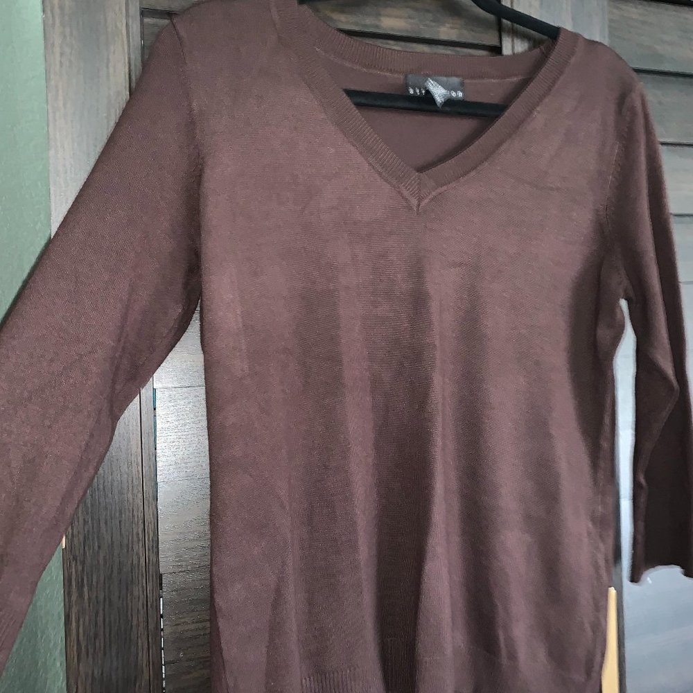 Attention Brown Light Sweater